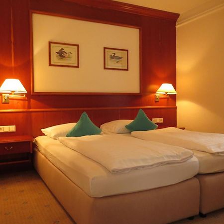 Park Hotel Am Schloss Ettringen  Zewnętrze zdjęcie